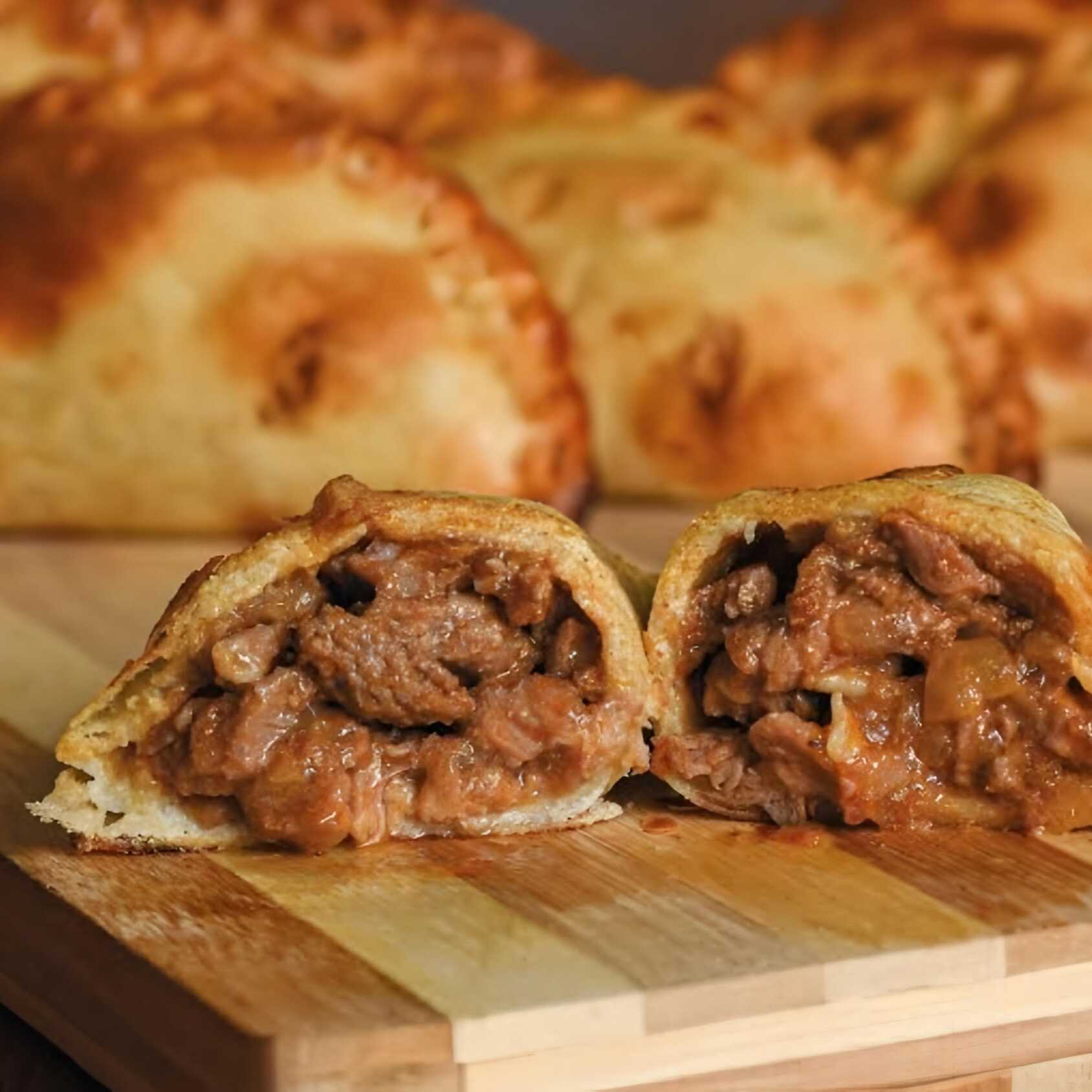Empanada de Carne al Cuchillo