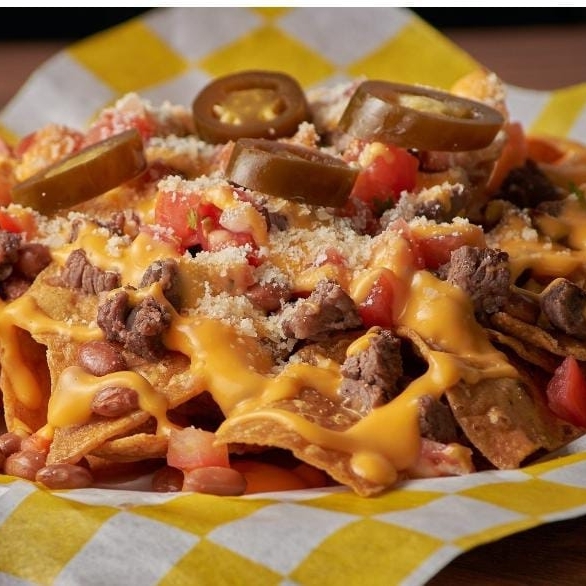 Nachos con cochinita
