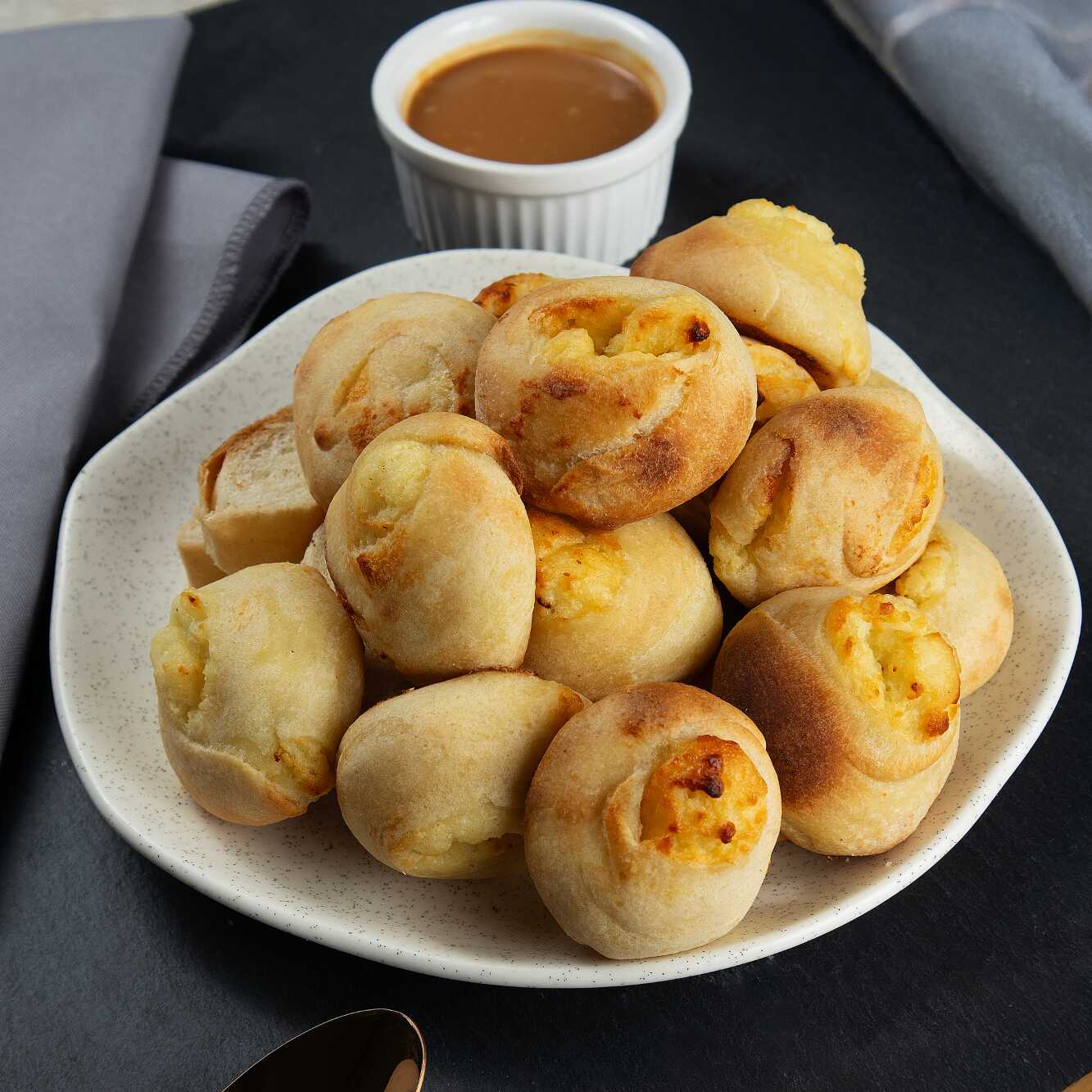 Mini Arepas Con Queso y Arequipe