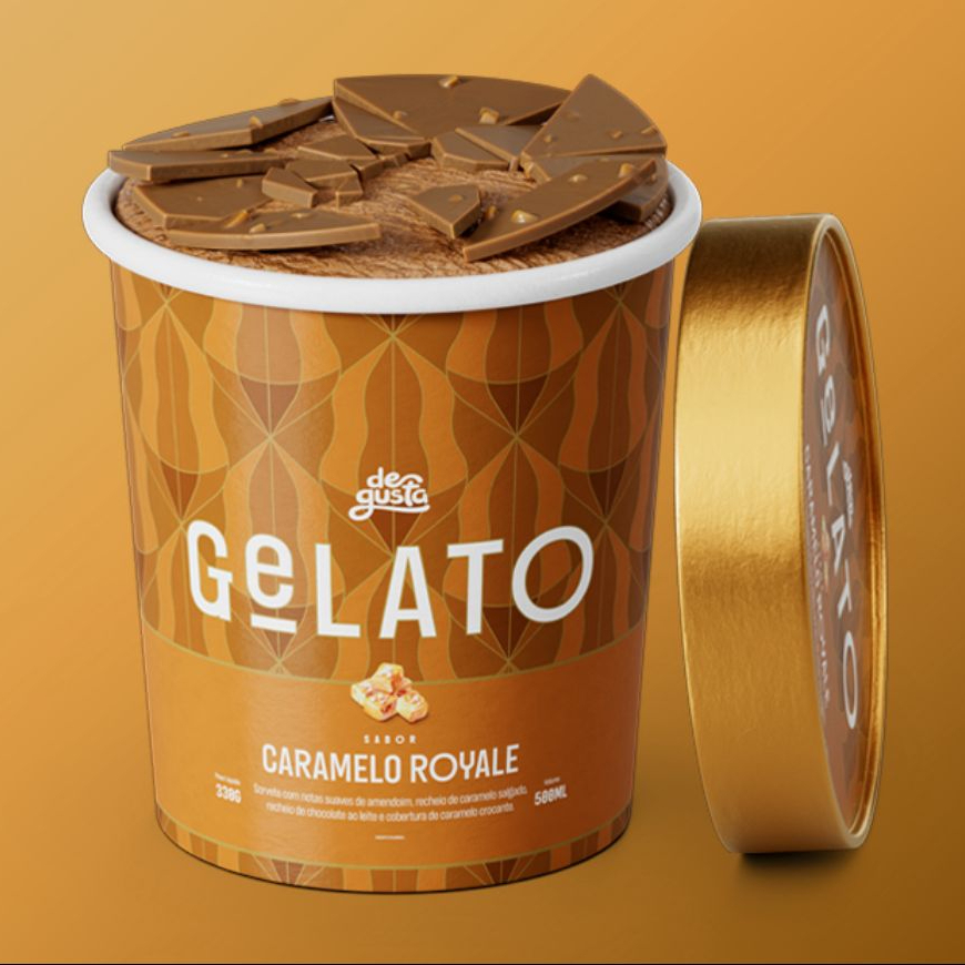 Sorvete sabor nata italiana com reSorvete com notas suaves de amendoim recheio de caramelo salgado, recheio de chocolate ao leite e cobertura de caramelo. Você merece vivenciar a experiência dos novos Gelatos Degusta.