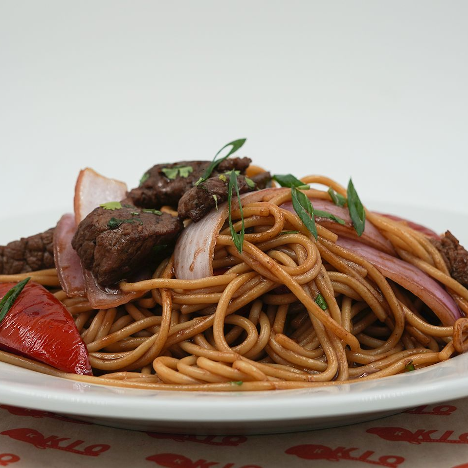 Tallarín Salteado de Carne
