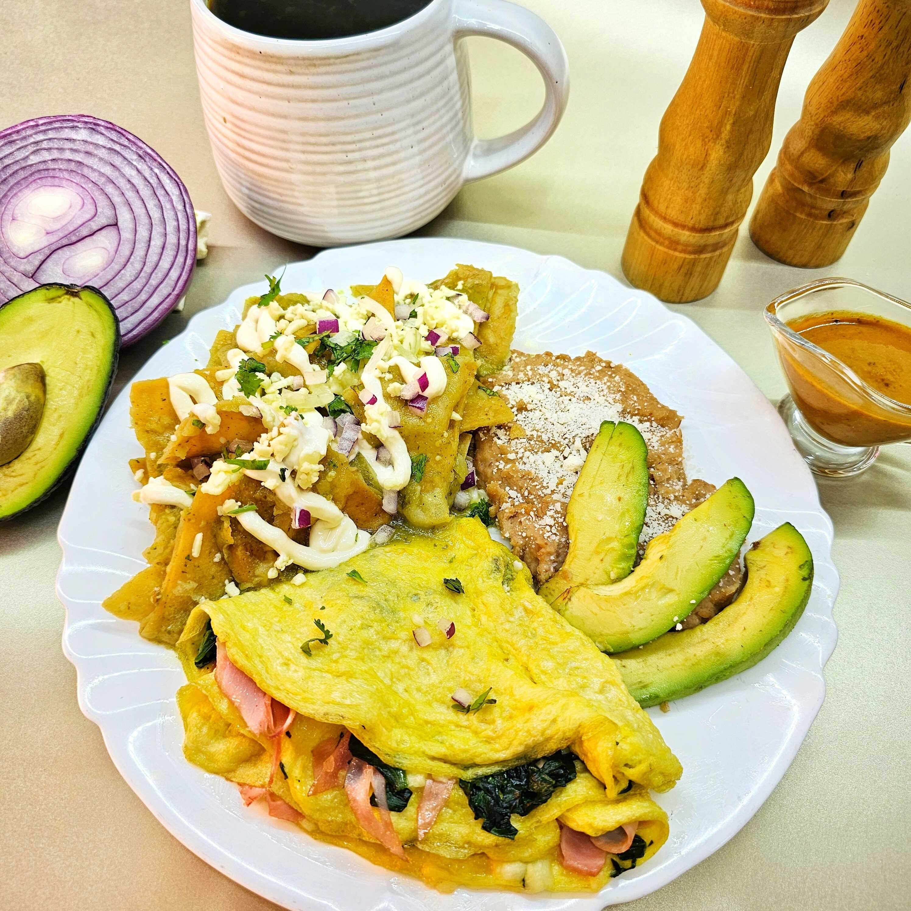 Munchiquilitos + Omelette + Bebida