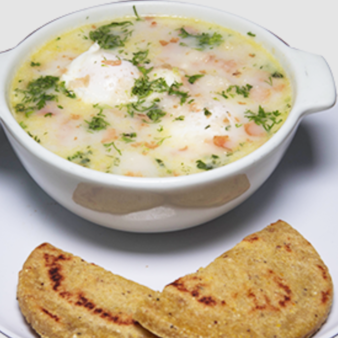 Caldo de Huevo con Doble Arepa