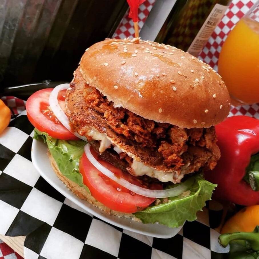 *BUFFALO BILL BURGER + BEBIDA + Chipotle