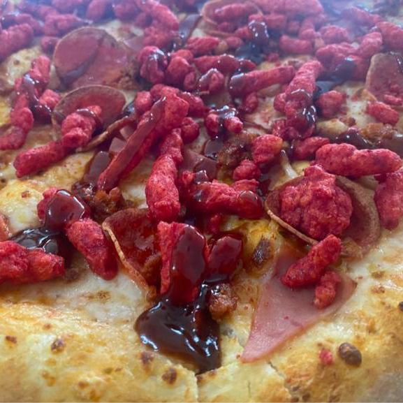 Pizza Chetos Flaming Hot
