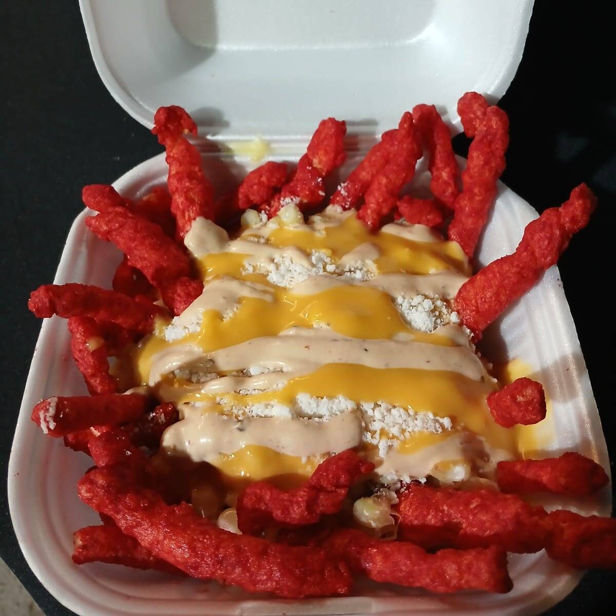 Chetos Flamin Hot con Elote