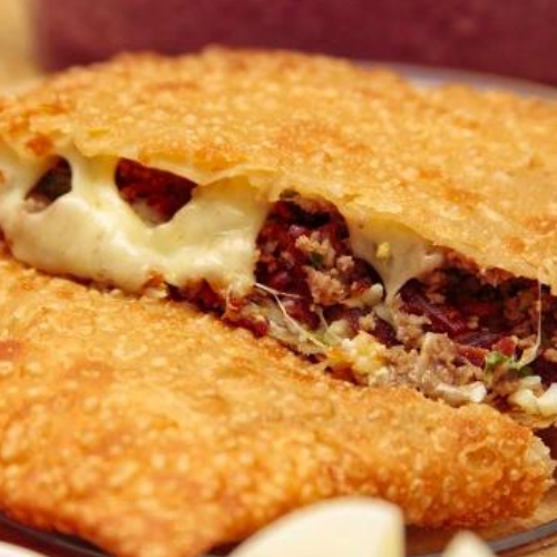 Sabor carne e mussarela uma combinação perfeita !