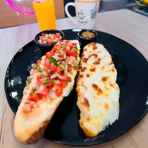 Mollete con Frijoles