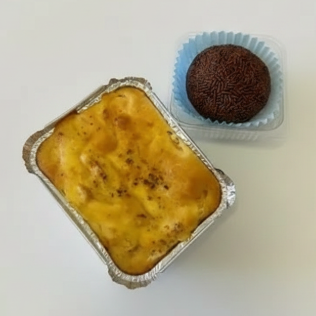 Aquele lanche completo e delicioso! Tortinha de Frango com Catupiry ou Calabresa com Queijo (250gr) + Um delicioso brigadeirão de 120gr