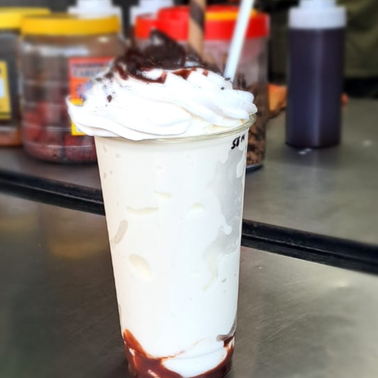 COCTEL TROPICAL CEREZA COLADA