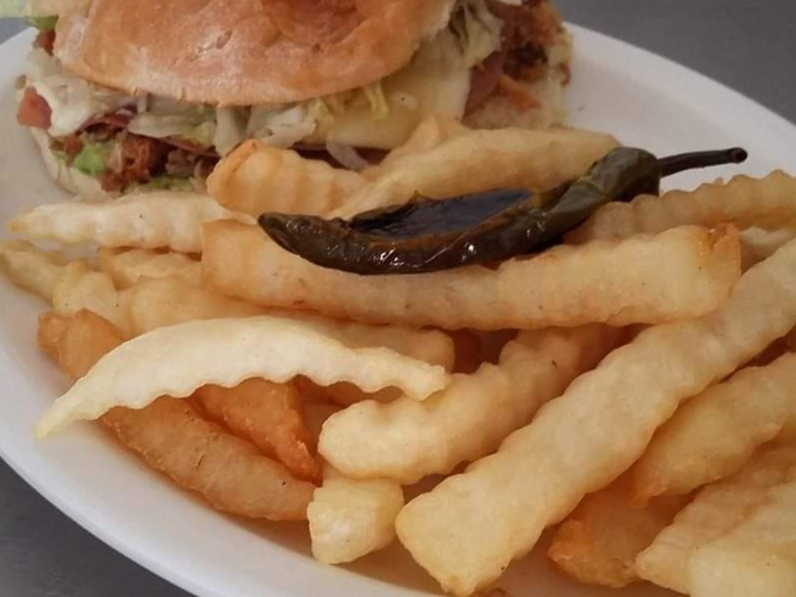 Combo # 3 Torta Super Super + Papas + Bebida