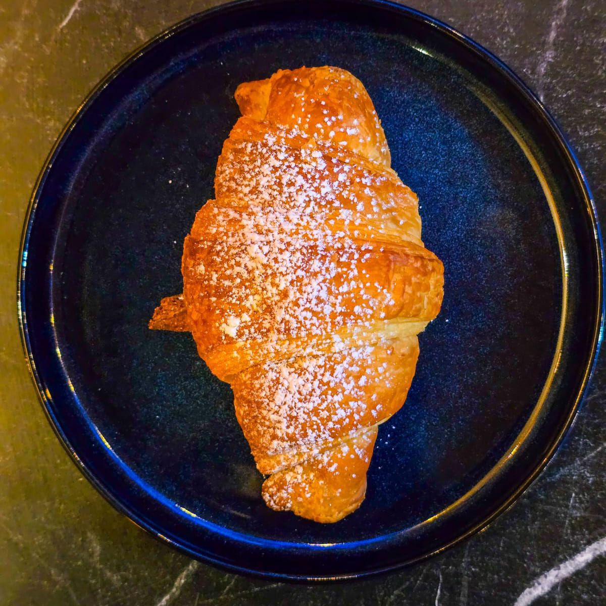 Croissant de Queso con Zarzamora
