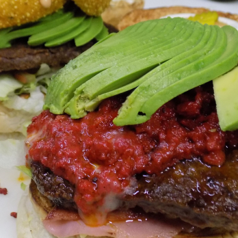 Choriburguer ( Mucho Aguacate )