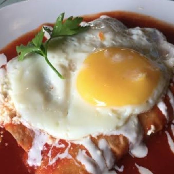Enchiladas Rojas. Huevo E/Pollo