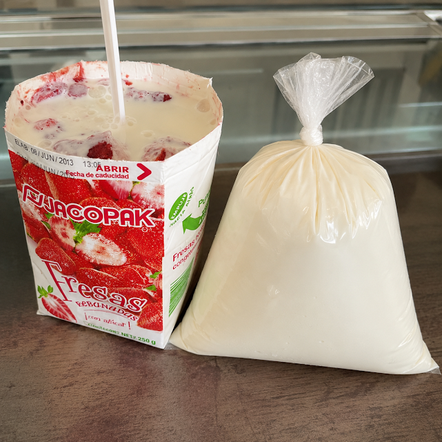 FRESAS CON CREMA (cajita y crema)