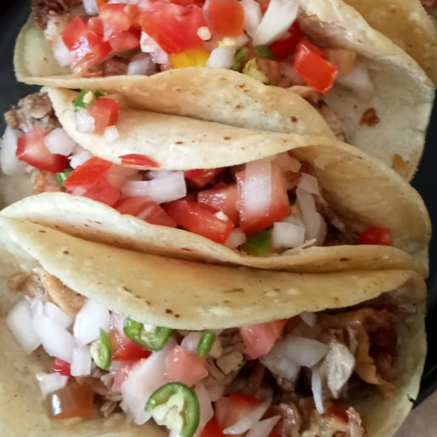 3 Tacos surtidos + Refresco + chessecake