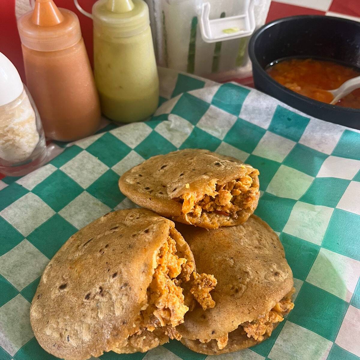 4 Gorditas de Maiz