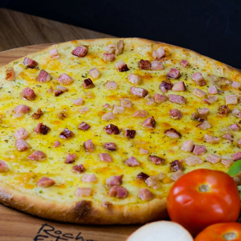 BACON MUSSARELA AZEIRONA E MILHO