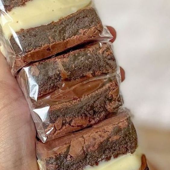 Brownie com brigadeiro cremoso