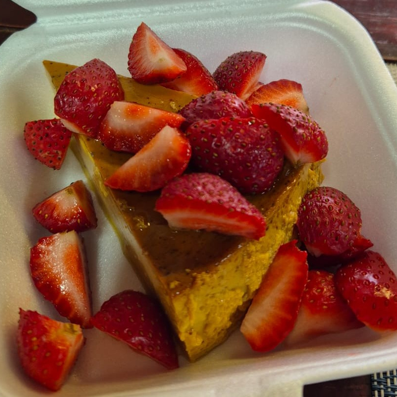 Flan con Fresas