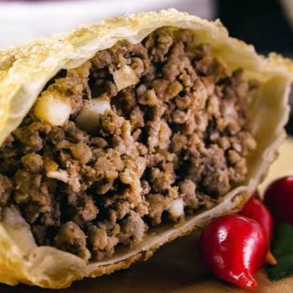 Delicioso pastel de carne moida bem tempeirada