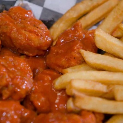 Boneless con Papas a la Francesa
