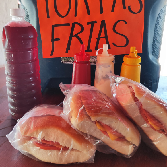 3 Tortas + Jamaica 1 Litro