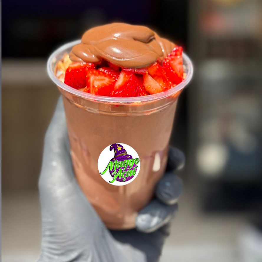 Oferta Açaí Premium Monte do seu jeito -4 Acompanhamentos gratis!! -Delicioso Açaí linha Premium !! -Os acompanhamentos são enviados no copo -Os adicionais sao enviados separadamente -Frutas Frescas compradas diariamente Ingredientes selecionados -Nossas embalagens vão super bem embalados para segurança dos nossos clientes.