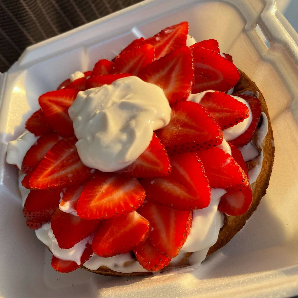 Waffle Fresas con Crema