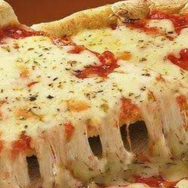 MOLHO AO SUGO, MUSSARELA, PRESUNTO, PARMESAO E ORÉGANO