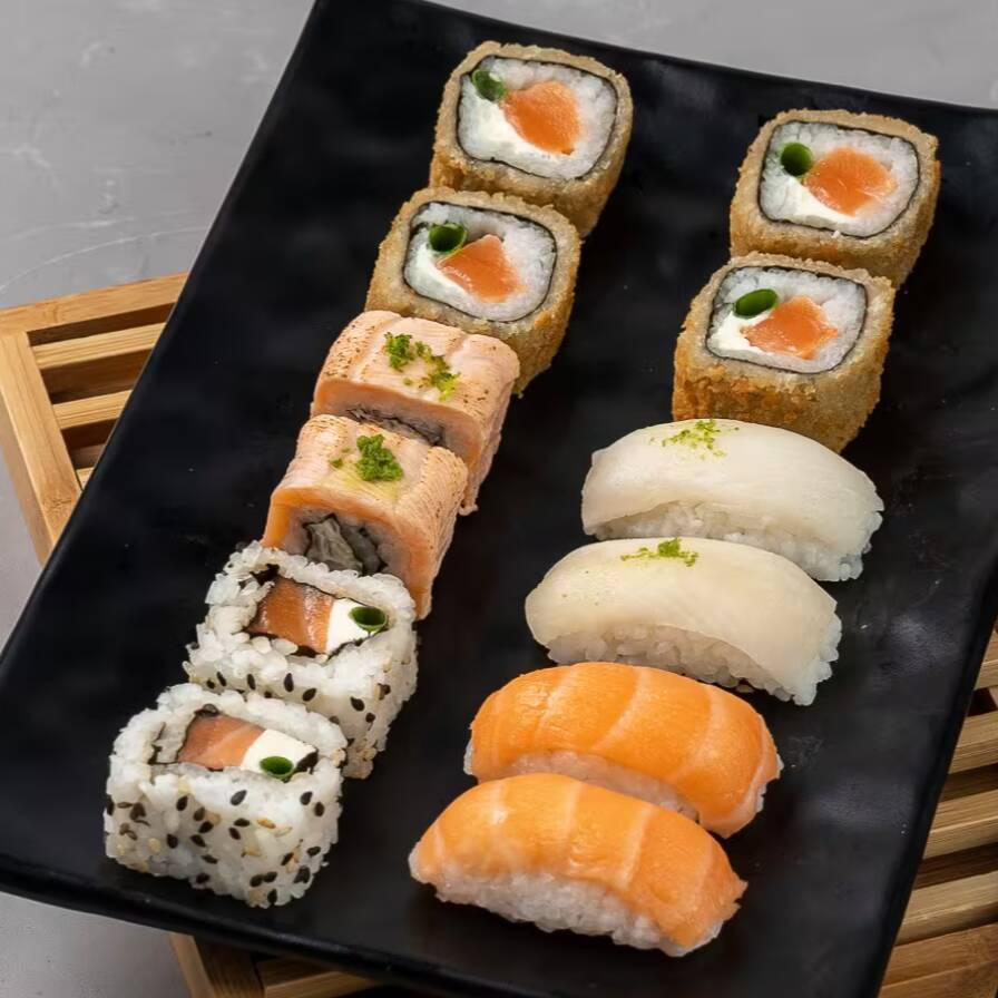 4 Roll Hot Philadelphia, 2 Roll Philadelphia, 2 Roll-Uramaki de Camarão, 2 Sushi Salmão, 2 Sushi Tilapia.