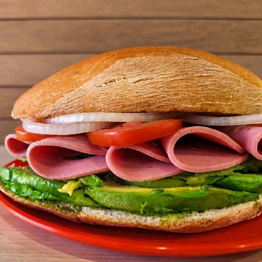 Mortadela Mixto (Con Aguacate)