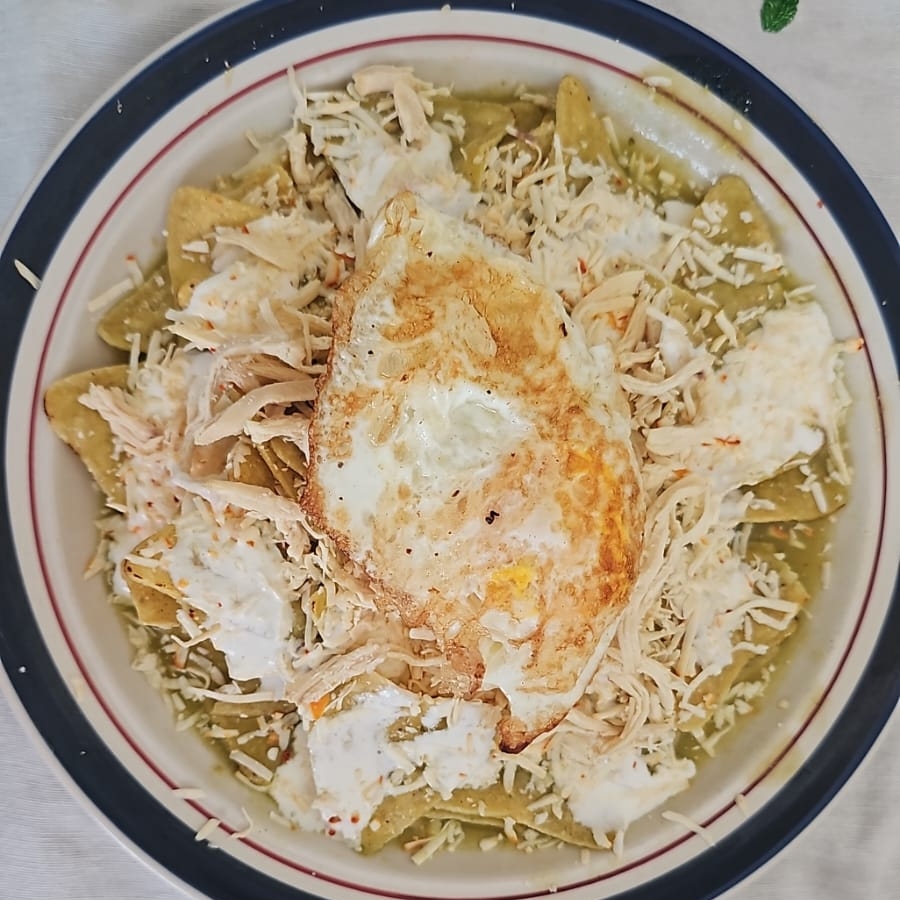 Chilaquiles Verdes con Huevo Estrellado
