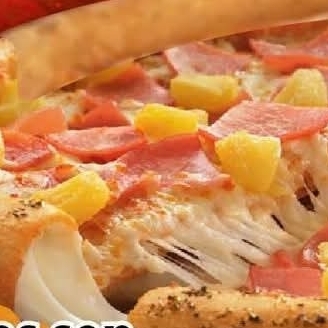Pizza Grande Orilla Rellena de Queso Hawaiana
