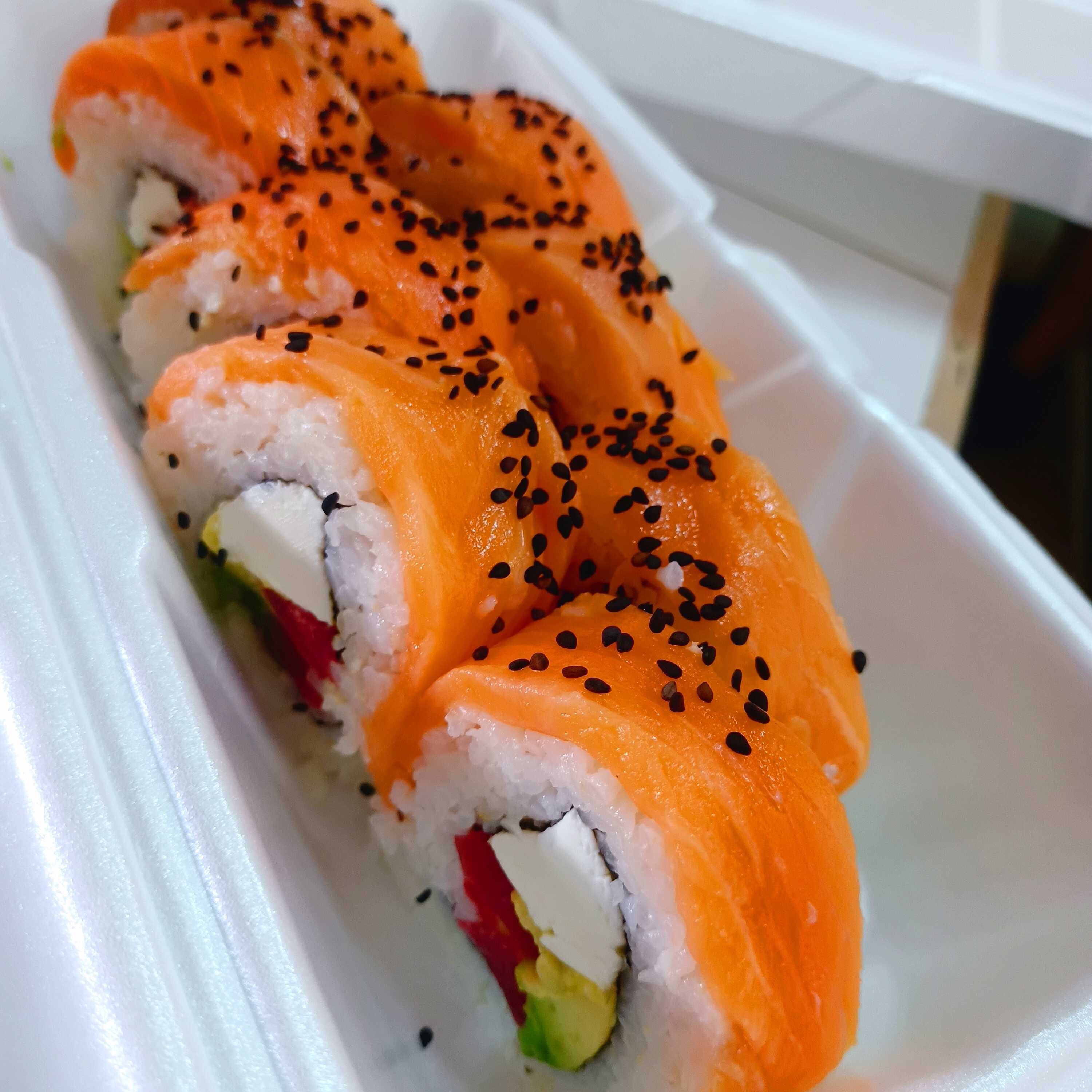 MAGURO ROLL
