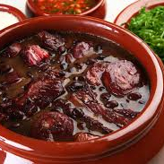 deliciosa feijoada: acompanha arroz, bisteca e couve