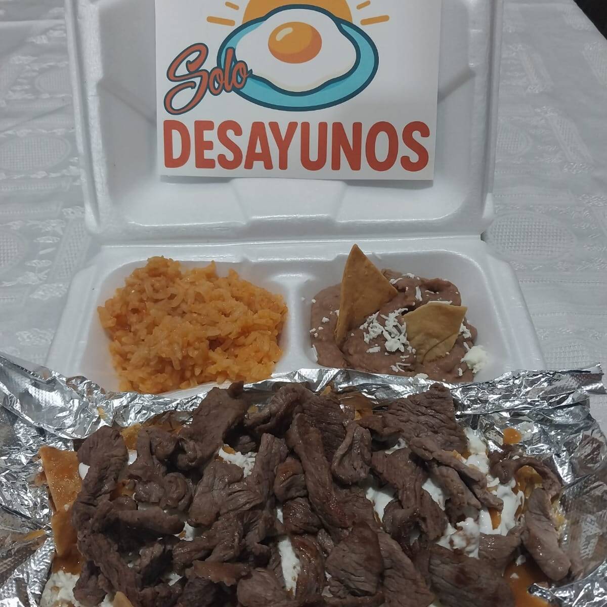 Chilaquiles Verdes con Carne