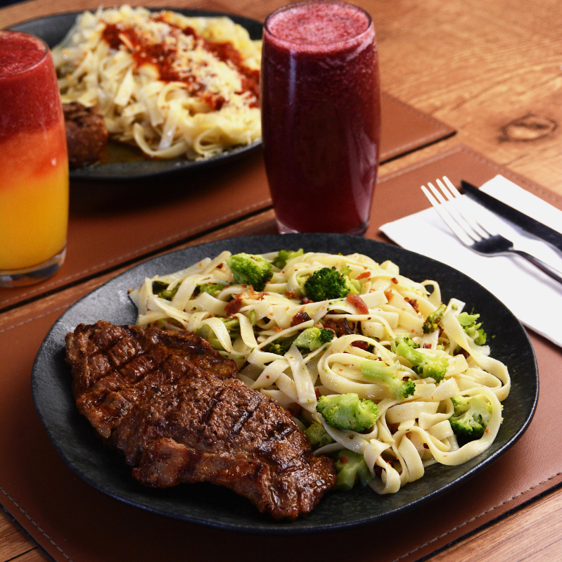 Fettuccine com molho a sua escolha (sugo, branco, rosê ou brócolis e bacon).