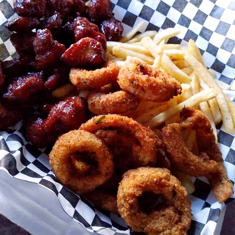 Boneless + Aros de Cebolla + Papas a las Francesas