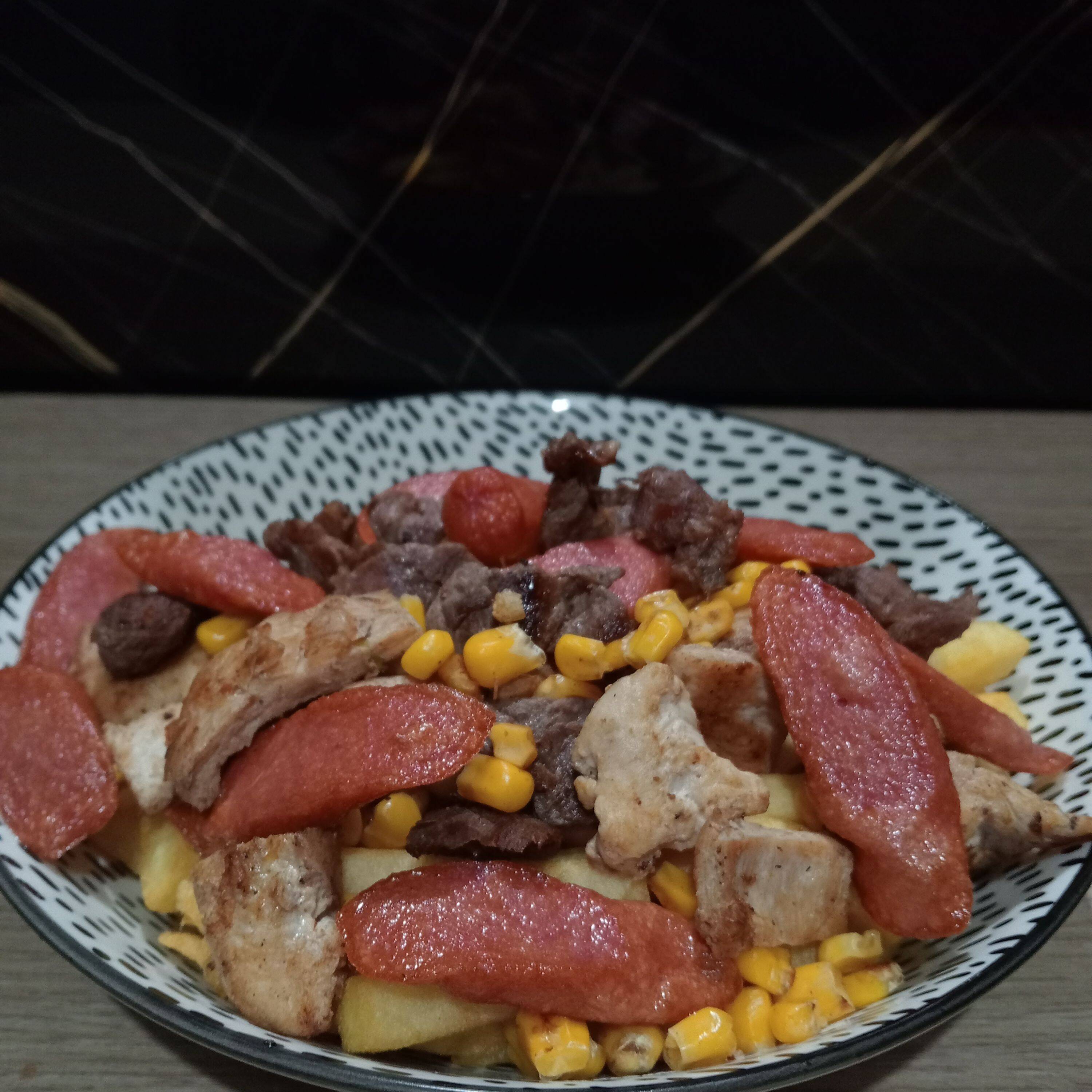 Salchipapa Mixta
