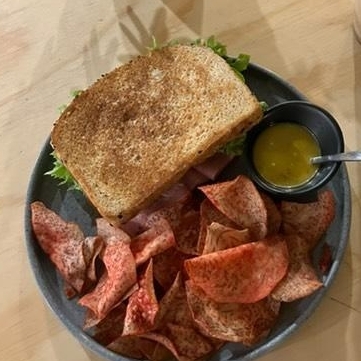 Sándwich clásico con malangas