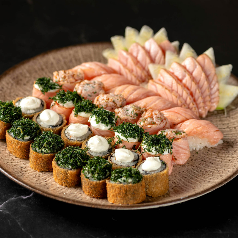 10 Sashimi Salmão Flambado, 6 Joy Salmão Flambado, 6 Joy Salmão Flambado com Couve, 6 Niguiri Salmão Flambado, 6 Hot Holl Tradicional, 6 Hot Holl Couve