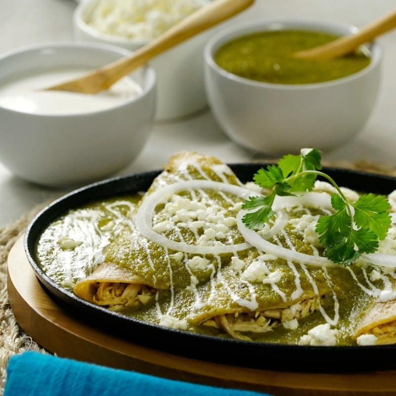 Enchiladas Verdes con Pollo Deshebrado