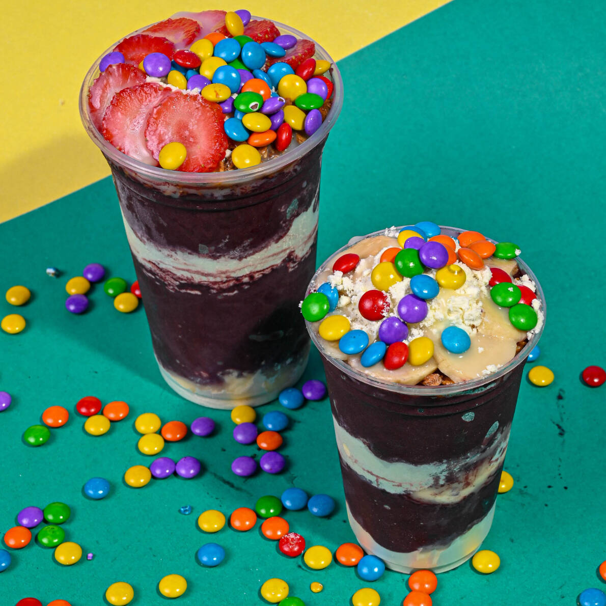 AÇAI, LEITE EM PO, LEITE CONDESADO, GRANOLA, E UMA FRUTA