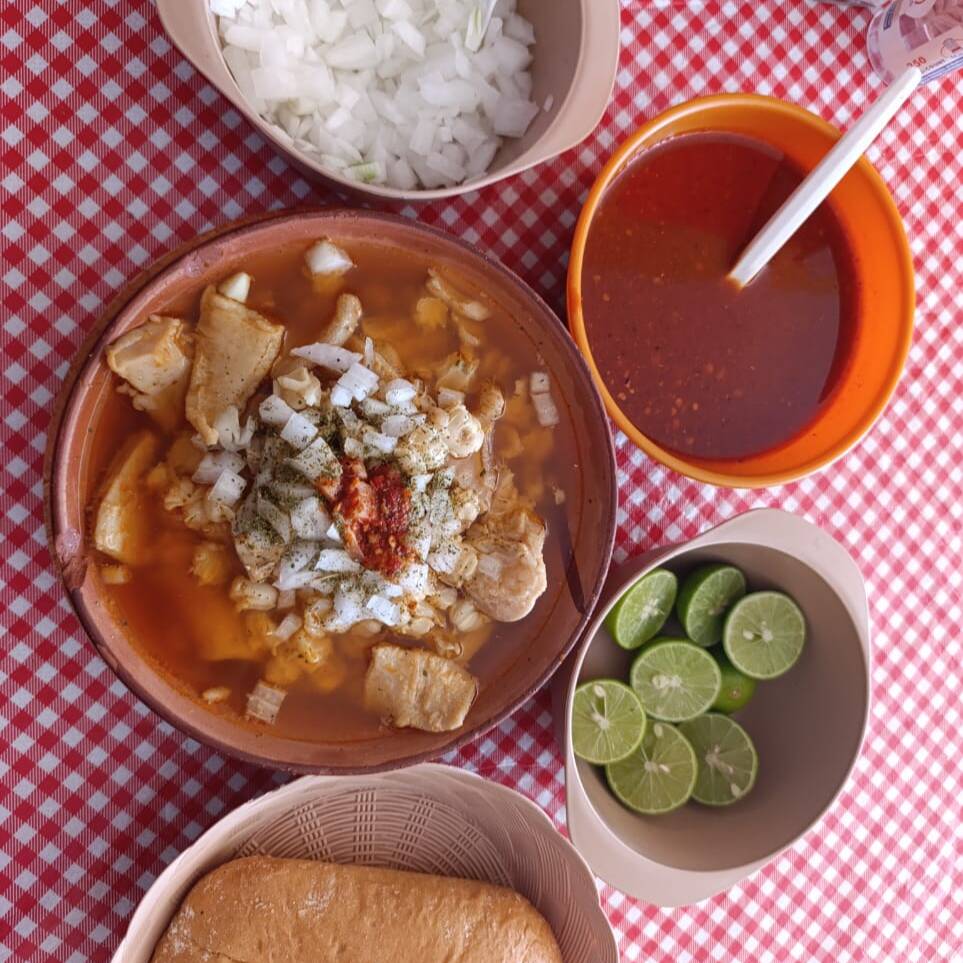 LITRO DE MENUDO CON PAN