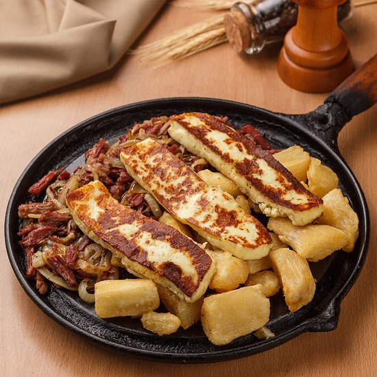 Carne do sol cortada (175g), queijo coalho e batata frita (300g)