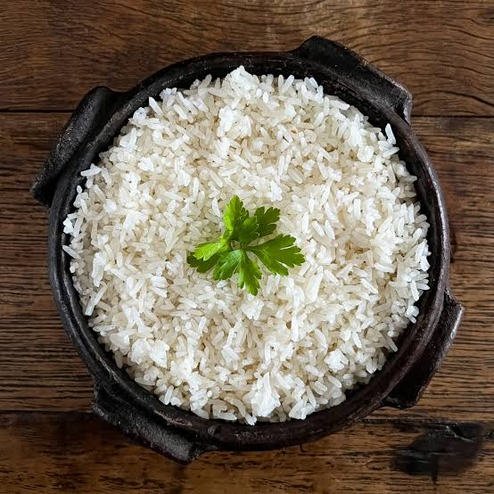Arroz branco aproximadamente 250 ml