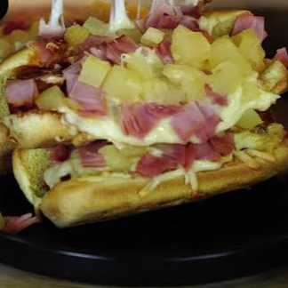 PizzaDog de Res Hawaiano