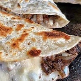Quesadilla Con Carne