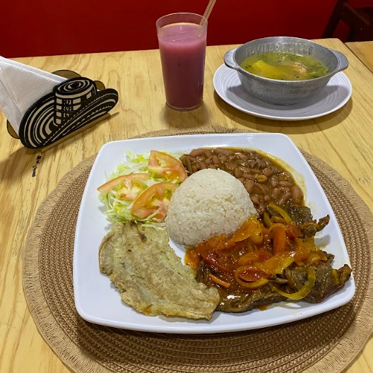 CERDO ENCEBOLLADO